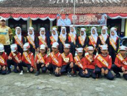 PENGGALANG SD CENANG 01 IKUTI GERAK JALAN DALAM RANGKA PERINGATAN HUT KE 80 REPUBLIK INDONESIA TINGKAT KECAMATAN SONGGOM