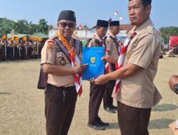 DI HARI PRAMUKA KE 65 KAK LAKHMUDDIN, M.Pdi MENDAPATKAN PENGHARGAAN LENCANA MELATI