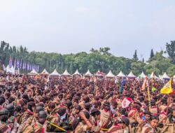 KONTINGEN JAMNAS XII TAHUN 2026 KONCAB BREBES IKUTI UPACARA PEMBUKAAN JAMNAS XII DAN HARI PRAMUKA KE 65, KAK ERICK TOHIR JADI PEMBINA UPACARA