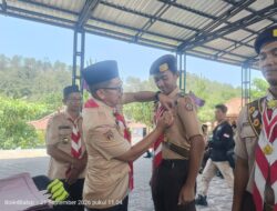 LIMA ANGGOTA PRAMUKA PENEGAK GUDEP SMA NEGGERI 1 PAGUYANGAN MENERIMA PENGANUGERAHAN TANDA PENGHARGAAN LENCANA TELADAN