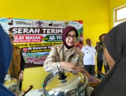 PRAMULI KWARDA JATENG DAN KWARCAB BREBES SERAHKAN BANTUAN KEPADA KORBAN BENCANA TANAH BERGERAK DI SRIDADI DAN KORBAN BANJIR DI BUMIAYU